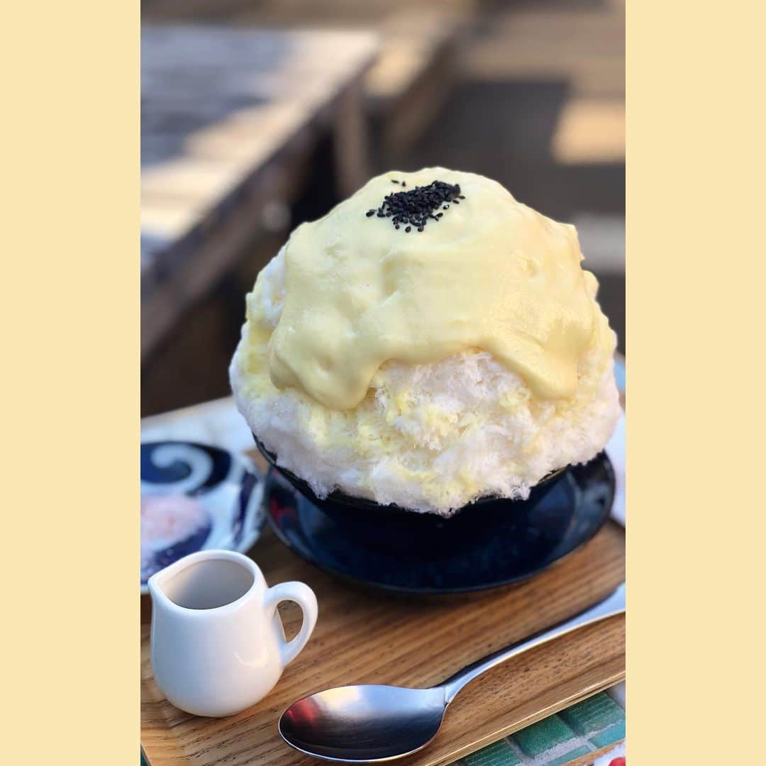 しなしさとこのインスタグラム：「. . 焼き芋かき氷🍧 岩塩が合いますね😋 週末のしなし家にぎやかで 家族時間って温かくていい。 . . #しなしさとこ #女子格闘技 #格闘技女子#ジョシカク #アラフォー #40代 #44歳 #かき氷 #かき氷女子 #かきごおりすと#氷活 #さとこかき氷 #ヤマト屋#お芋 #お芋かき氷 #お芋スイーツ #焼き芋#家族 #家族時間」