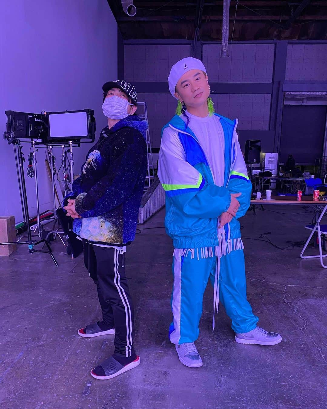 KIMI さんのインスタグラム写真 - (KIMI Instagram)「2021.3.17 DA PUMP New Single🎤🕺  「Dream on the street」  皆様のもとへ届きますように✈️🕺✨  今作もプロフェッショナルな皆様と お仕事させていただき、ただただ感謝しかないです。 いつもDA PUMPに たくさんの愛をありがとうございます‼️ 📸  @hirokimura_  👕　 @shinya_ito0124  @eibrab_yumi  @natsuko_new.88  💈 @hairmake_kidman  @kidman_creative  @moro1013  @mikahayamizu  💆‍♂️ #八木ちゃん 🪶 #フェザーエクステ @ebimachako0721  @glitz_yokohama  #OMDP #oh舞dapump  ライジングプロダクション avexチームの皆様 📝 @shungo.lyricist  #感謝 #dreamonthestreet  #streetdance  #ドリスト #2021317 #DAPUMP #ISSA  @issa_hentona  #YORI  @yori_dp  #TOMO  @dp_tomo0561  #U_YEAH  @u_yeah1983  #KENZO  @dapump.kenzo  #DAICHI  @daichix_dp  #KIMI  ＠🦍🍌✌️」2月26日 22時45分 - kimi_da_pump