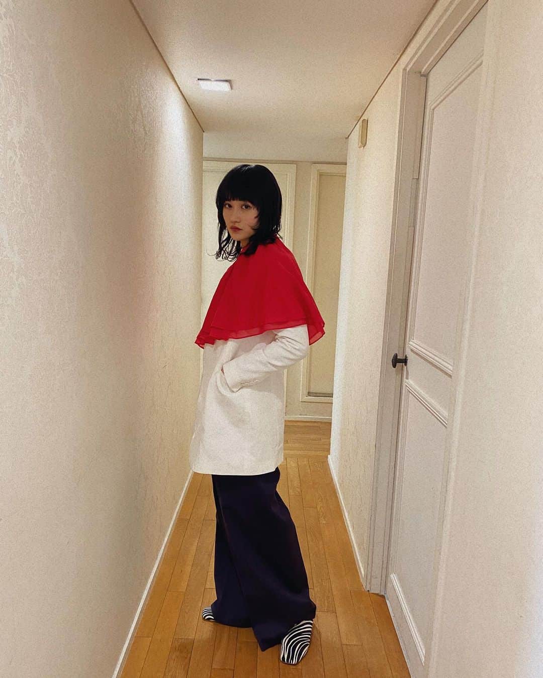 佐々木莉佳子のインスタグラム：「・ LINE NEWSさんの撮影の際﻿ 自分で選んだ衣装🌙﻿ ﻿ pink White purple  春ですね🟣﻿ ﻿ 久しぶりの#ささきのふく」