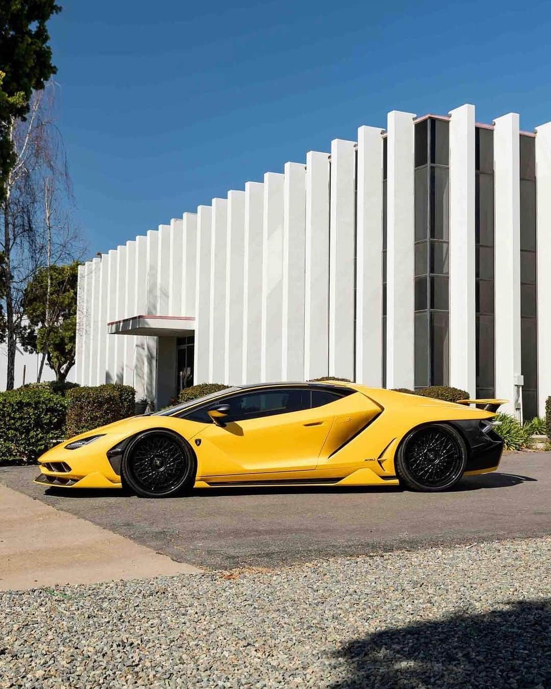 CARLiFESTYLEさんのインスタグラム写真 - (CARLiFESTYLEInstagram)「Check this Lamborghini Centenario out 👀 @boden_autohaus @hre_wheels @aka_boodee #carlifestyle」2月26日 22時50分 - carlifestyle