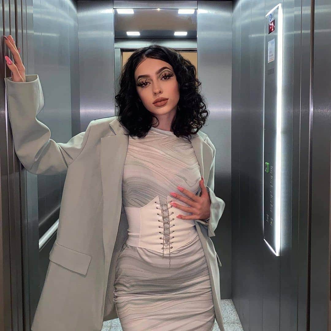 SHEINのインスタグラム：「Slay queen, SLAY! 🔥 @fhlouwn  Shop Item #: 1876039, 1736026, 1871209  #SHEINgals #SHEINstyle #SHEINSS21 #slayqueen」