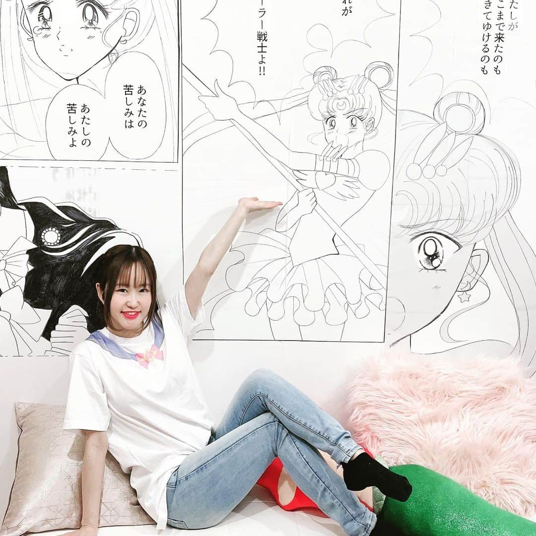 みのりんさんのインスタグラム写真 - (みのりんInstagram)「I promised you guys awhile ago and it’s finally up!! My room tour on YouTube! What do you think, do you like my room? :)  お部屋のツアーをアップしたよ！！さよなら、わたしのお部屋😭  #roomtour #anime #manga #art #ルームツアー」2月26日 23時10分 - minicuteclub