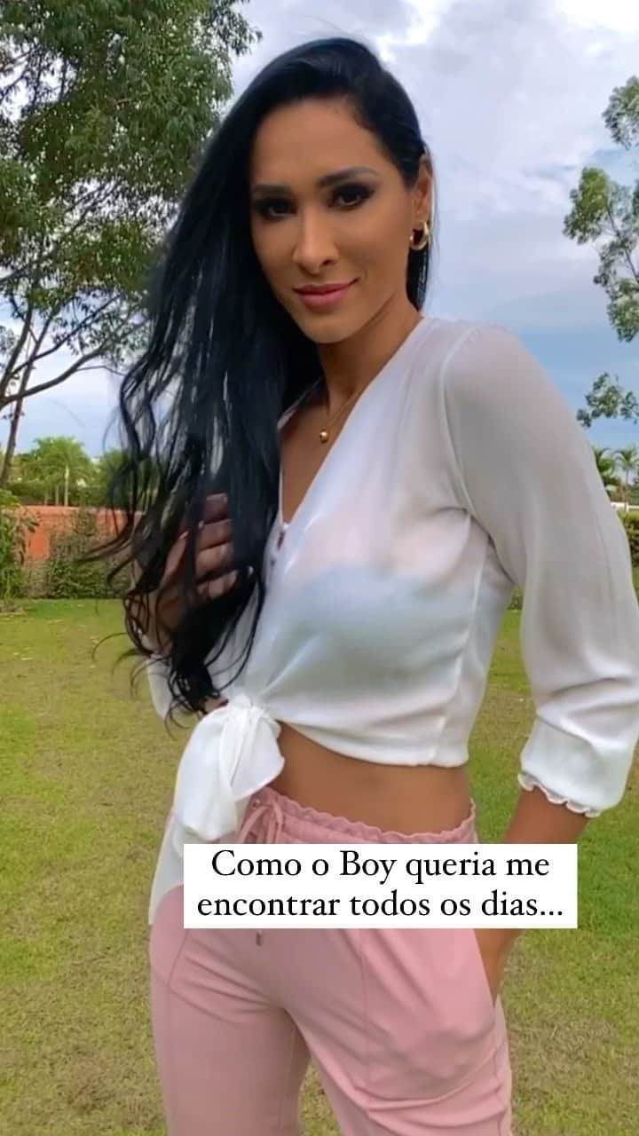 ジャケリネ・カルバリョのインスタグラム：「Murilo que luteeeee...🤷🏻‍♀️😂 . #vidadecasal #muitoamorenvolvido」