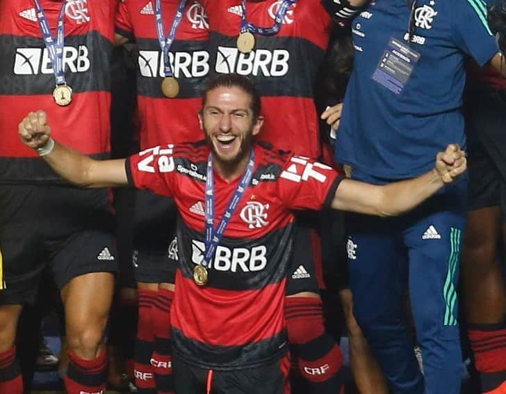 フィリペ・ルイスさんのインスタグラム写真 - (フィリペ・ルイスInstagram)「🏆 CAMPEÃO BRASILEIRO 2020 🏆  ❤️🖤」2月26日 23時11分 - filipeluis