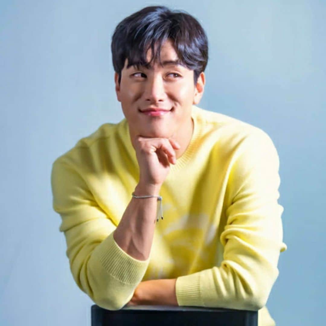 Lee Si-gangのインスタグラム：「봄이 왔나봄 🌻🌱  春が来た🌱🌻  항상 좋은 기사 써주셔서 감사합니다🌟」