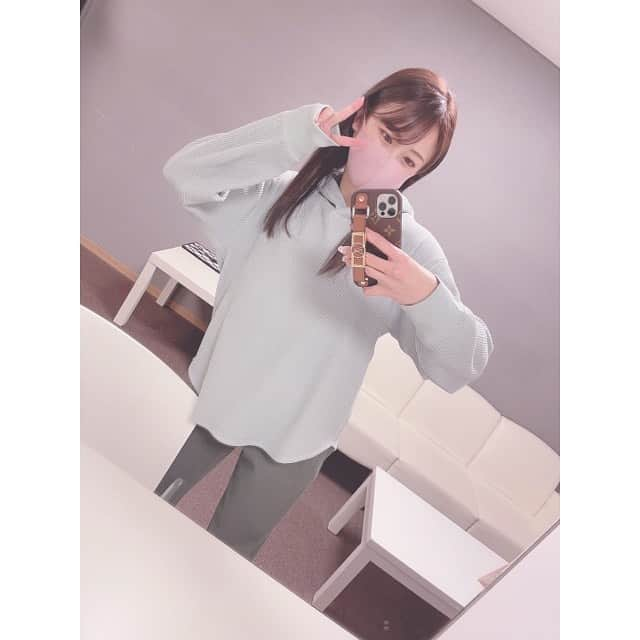 福本愛菜さんのインスタグラム写真 - (福本愛菜Instagram)「無事ゲネプロ終了✌️ いよいよ明日は本番！見に来られる皆さんお楽しみに💕  あと今日はね〜はっぴーな報告聞けて、しかも1日充実してて幸せでした😍あとiPhoneケースも新調した🥰  まさかの日本先行発売の1つ目が愛菜の手元にやってきた🤭❤️ 嬉しすぎる🤭大事に使おう💓  #大阪 #舞台 #ABCホール #リバーソングス #芝居 #iPhone12pro #iPhoneケース #louisvuitton」2月26日 23時28分 - aina_fukumoto