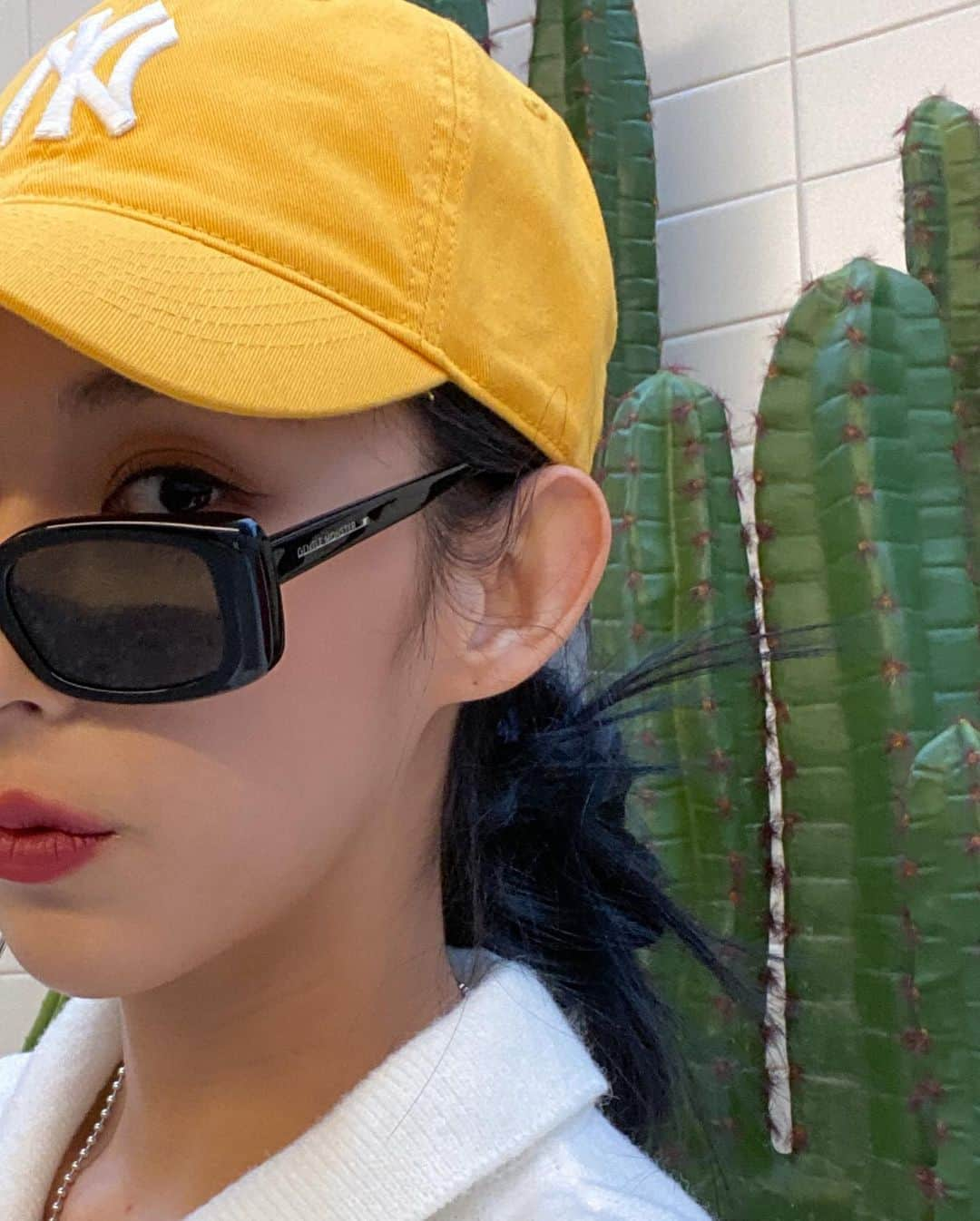 MINA MYOUNGさんのインスタグラム写真 - (MINA MYOUNGInstagram)「순한맛🐱🕶🐱 @gentlemonster  #광고 #제니선글라스 #젠틀몬스터 #gentelmonster」2月26日 23時23分 - minamyoung