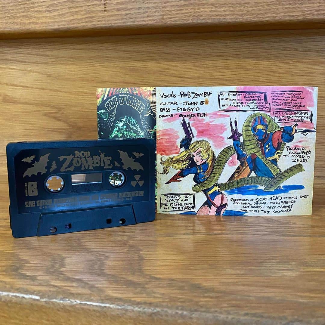 ロブ・ゾンビさんのインスタグラム写真 - (ロブ・ゾンビInstagram)「Cassettes are back baby! If you kids don’t know what it is ask your grandparents! 💀 THE LUNAR INJECTION KOOL AID ECLIPSE CONSPIRACY available on cassette March 12th!!! Sounds better if you blast in your Trans-AM ! 🦅 #robzombie #thelunarinjectionkoolaideclipseconspiracy #cassettepower」2月26日 23時36分 - robzombieofficial