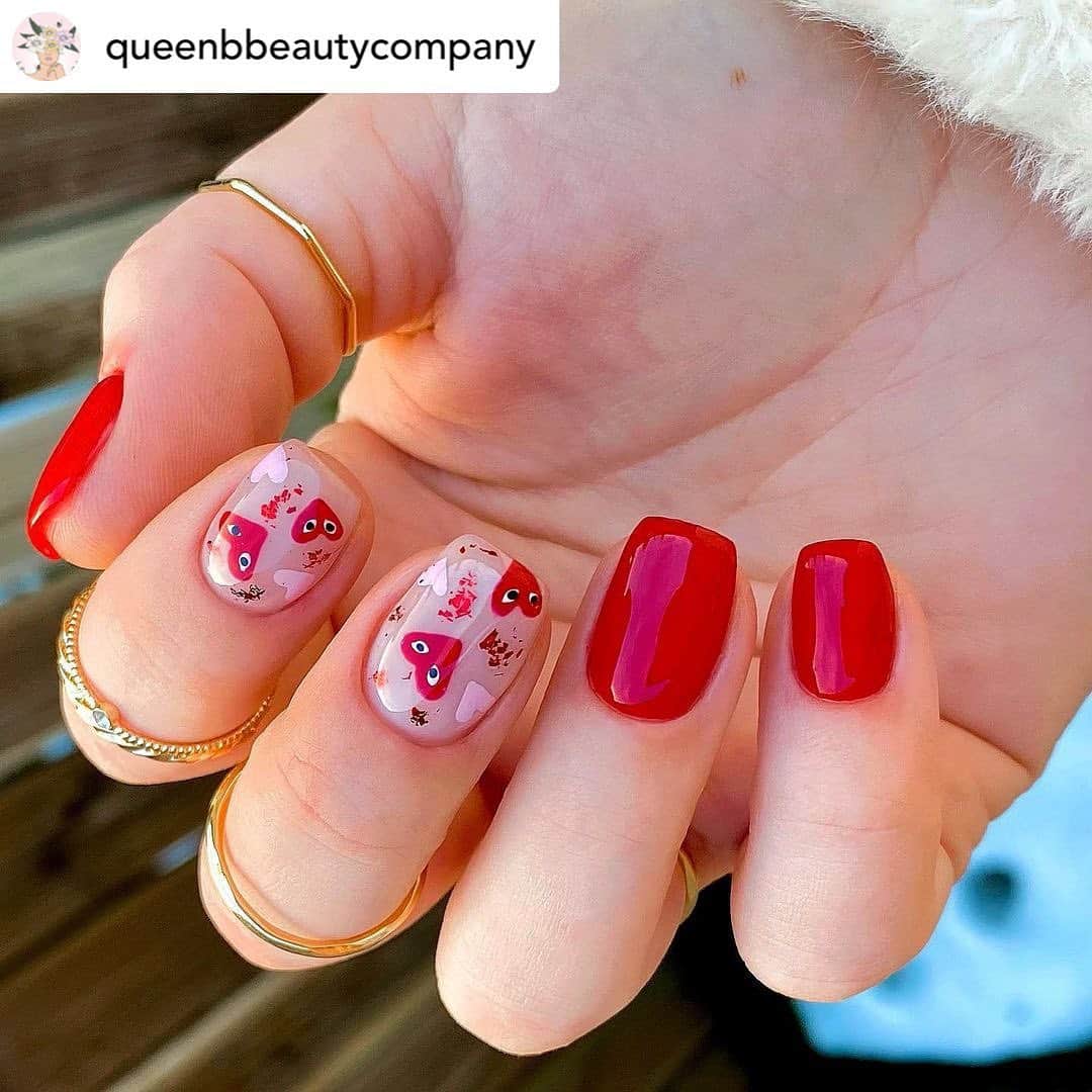 Nail Designsのインスタグラム：「By• @queenbbeautycompany Never underestimate the power of a red nail 💯♥️   And this red is the most perfect one I’ve ever found... No orange tones, rich, deep yet vibrant, applies perfectly and is super shiny. It’s a god damn frickin’ dream! Get one for yourself from @theprogeluk and use code QUEENB10 for 10% off.  . @theprogeluk ULTRABASE, DOLLY, PORT, CUSTOM MIX PINK & TOP COAT @nailstampingqueekuk NADINE FLAKES @brillbirduk B&GO 01 @navyprotools ETHEL, DORIS & KATEY @nafstuff GINGERBREAD CUTICLE OIL INSPIRED BY: @sarahcurtisxo」
