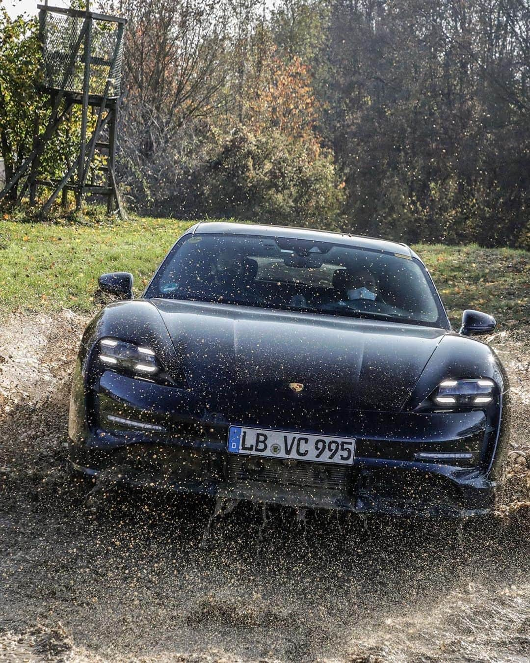 Porscheさんのインスタグラム写真 - (PorscheInstagram)「The Porsche Taycan Cross Turismo – designed for an all-electric kind of adventure. Join us at our Development Centre in Weissach to get up close as the car showcases supremely confident capabilities, both on and off-road. Link in bio. __ Taycan: Electricity consumption combined 28,7 – 28,0 kWh/100 km; CO2 emissions combined: 0 g/km | https://porsche.click/DAT-Leitfaden | Status: 02/2021」2月26日 23時33分 - porsche