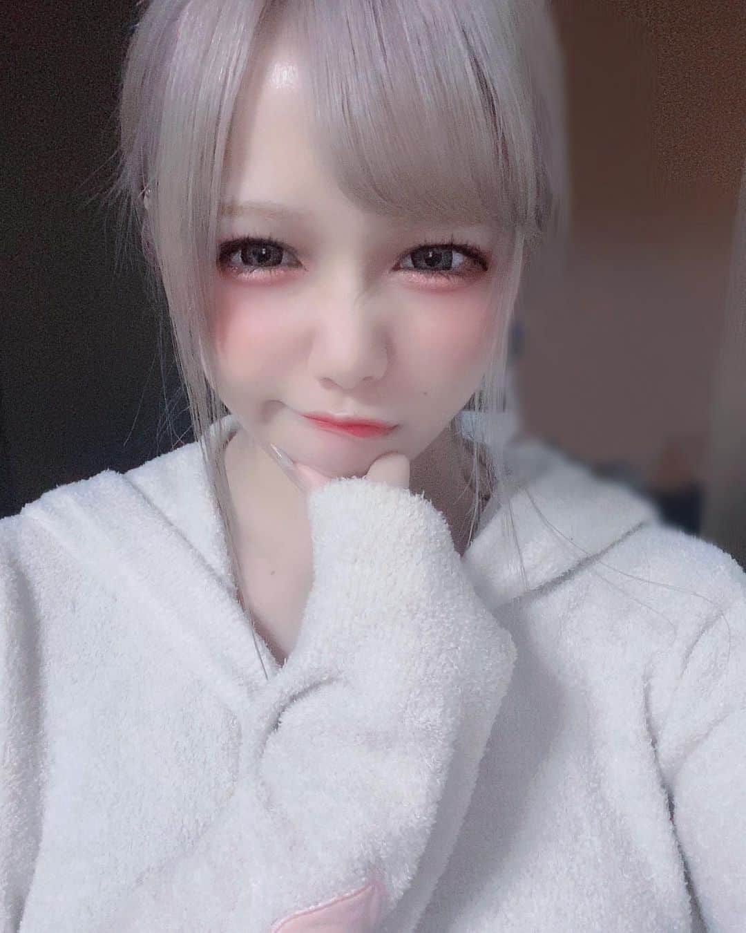 あめはねむいのインスタグラム：「んに"」