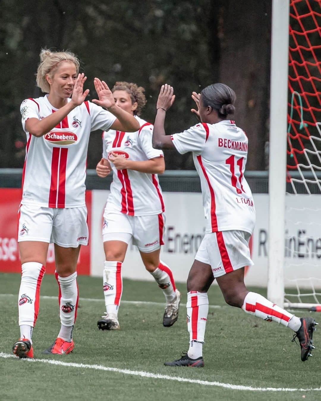 のインスタグラム：「Gute Nachrichten! Der Ball rollt auch bei den #effzeh-Frauen wieder. 🤩  Der Ligabetrieb in der 2. Bundesliga Süd wird unter strengen Hygieneauflagen fortgesetzt. Nächstes Spiel: Sonntag, 21. März 2021, bei den Würzburger Kickers. 🔴⚪ #nichtohnemeinemädels」