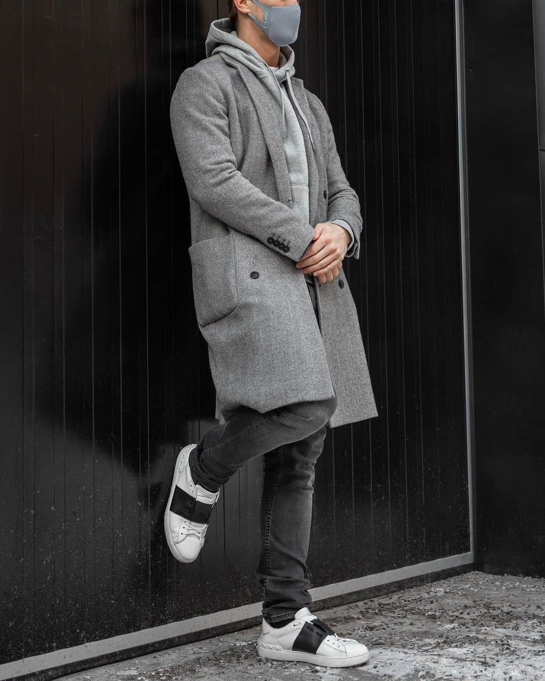 Men Withのインスタグラム：「#ad @airinum have finally launched their much anticipated Lite Air Mask and truly a great match to this outfit! The Lite Air Mask provides great balance between solid protection and lightweight comfort for everyday use. Head over to www.airinum.com or tap the photo to shop! @airinum #airinum」