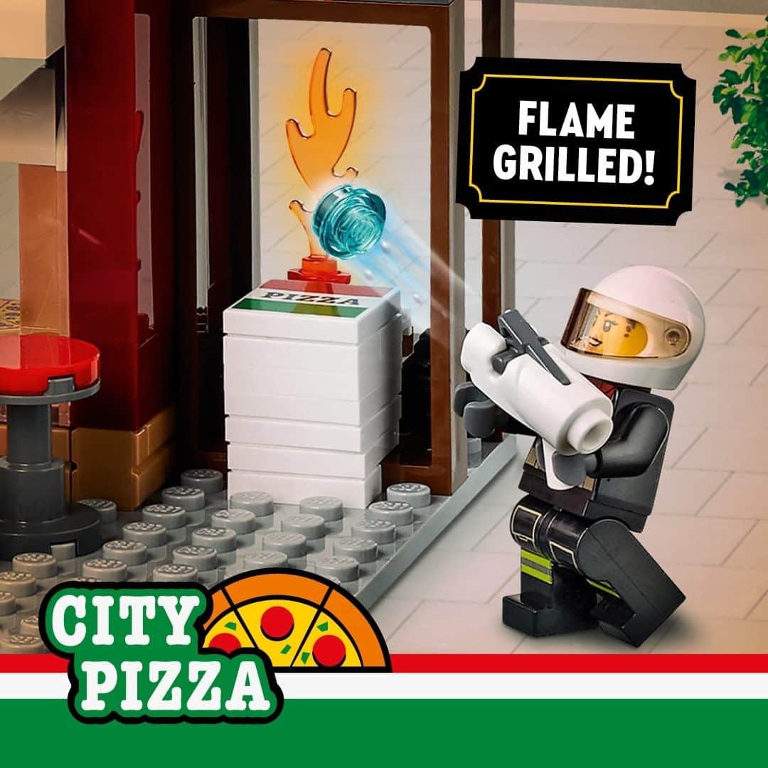 LEGOさんのインスタグラム写真 - (LEGOInstagram)「Busy day? Empty fridge? Romantic evening plans? Whatever the reason, City Pizza has got you covered! Order online or pick up from all good LEGO City retailers!​ #LEGO #LEGOCity #CityPizza」2月27日 0時00分 - lego