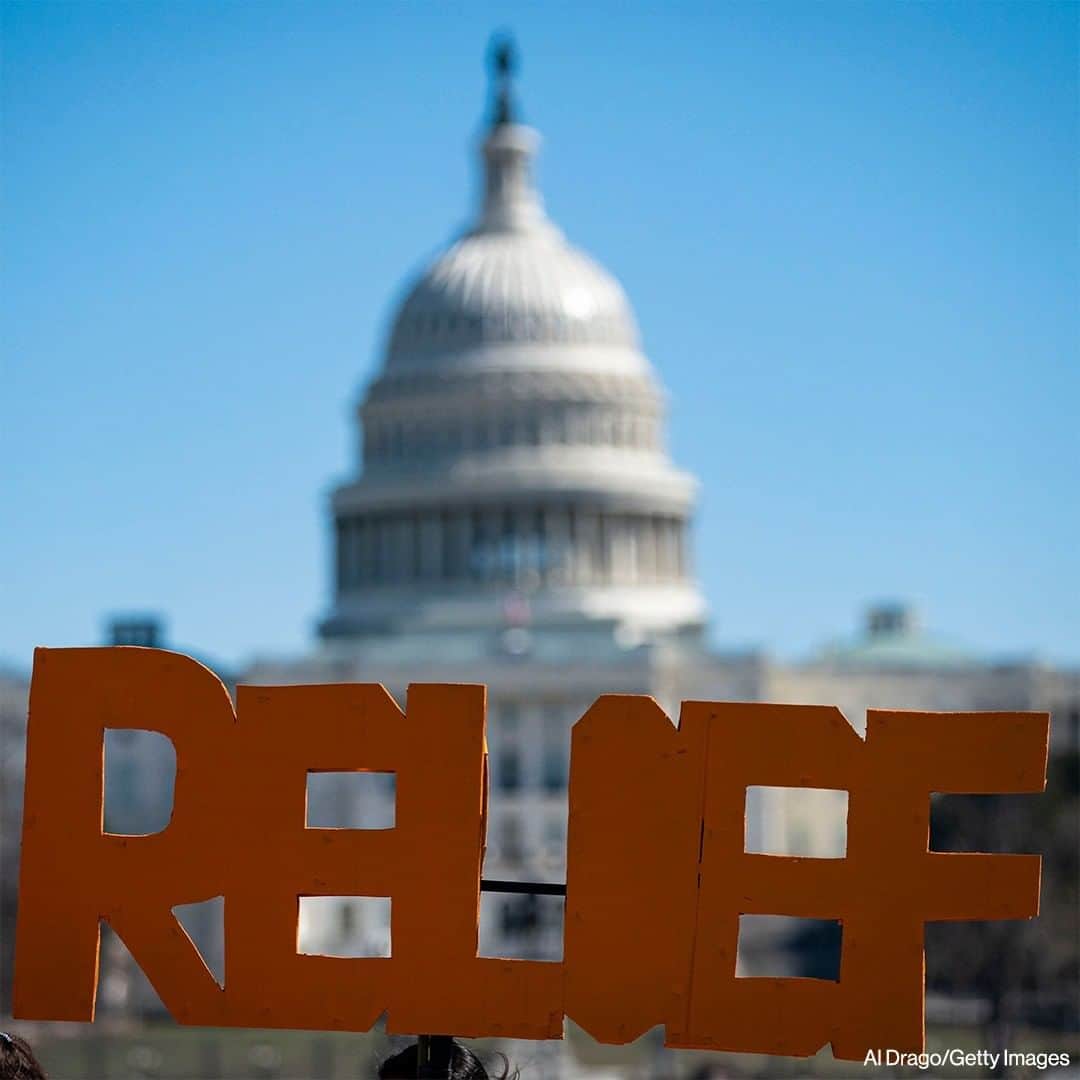 ABC Newsさんのインスタグラム写真 - (ABC NewsInstagram)「A sign reading "RELIEF" is seen with the Capitol in the background during a demonstration in support of Pres. Biden's COVID-19 relief bill. #covid19 #coronavirus #pandemic #relief #news #capitol #usa」2月27日 0時01分 - abcnews
