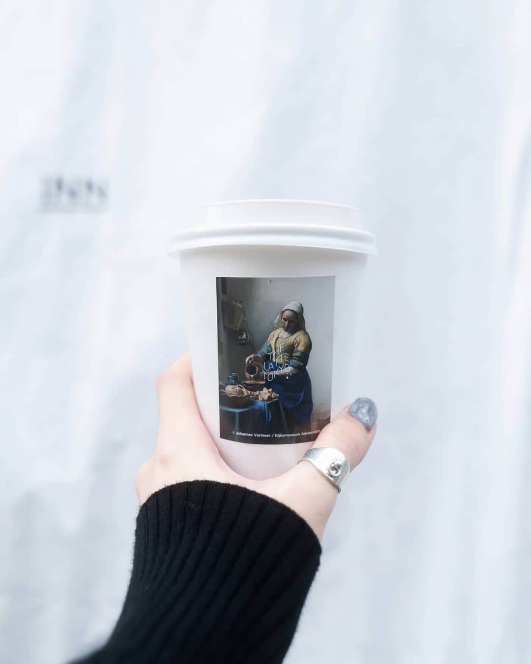 6151のインスタグラム：「The Milkmaid and Latte ☕」