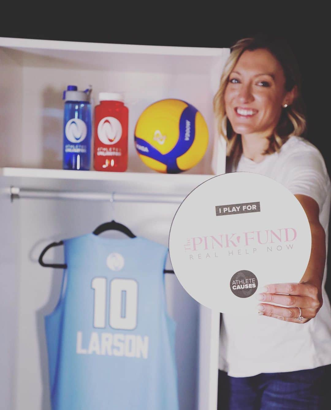 ジョーダン・ラーソンのインスタグラム：「One of the coolest things about joining @auprosports is being able to team up with a non-profit of our choice.   I am excited to announce I have partnered up with @thepinkfund this season. Such an amazing company giving back to women who are battling breast cancer.  As most of you know, assisting those battling breast cancer has a special place in my heart. ❤️   Athletes Unlimited has teamed up with Give Lively which allows you all to participate, so if you would like to help, please text “PINKCHAMPION” to 44-321! You can click http://secure.givelively.org/donate/the-pink-fund/jordan-larson-pink-fund-ambassador ⭐️ link in bio also!   Looking forward to an amazing season and playing for something bigger! ❤️」