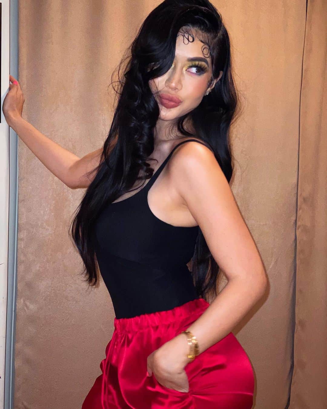 キム・リーのインスタグラム：「Keep it cute and keep it moving 😉  #Kimlee #blingempire」