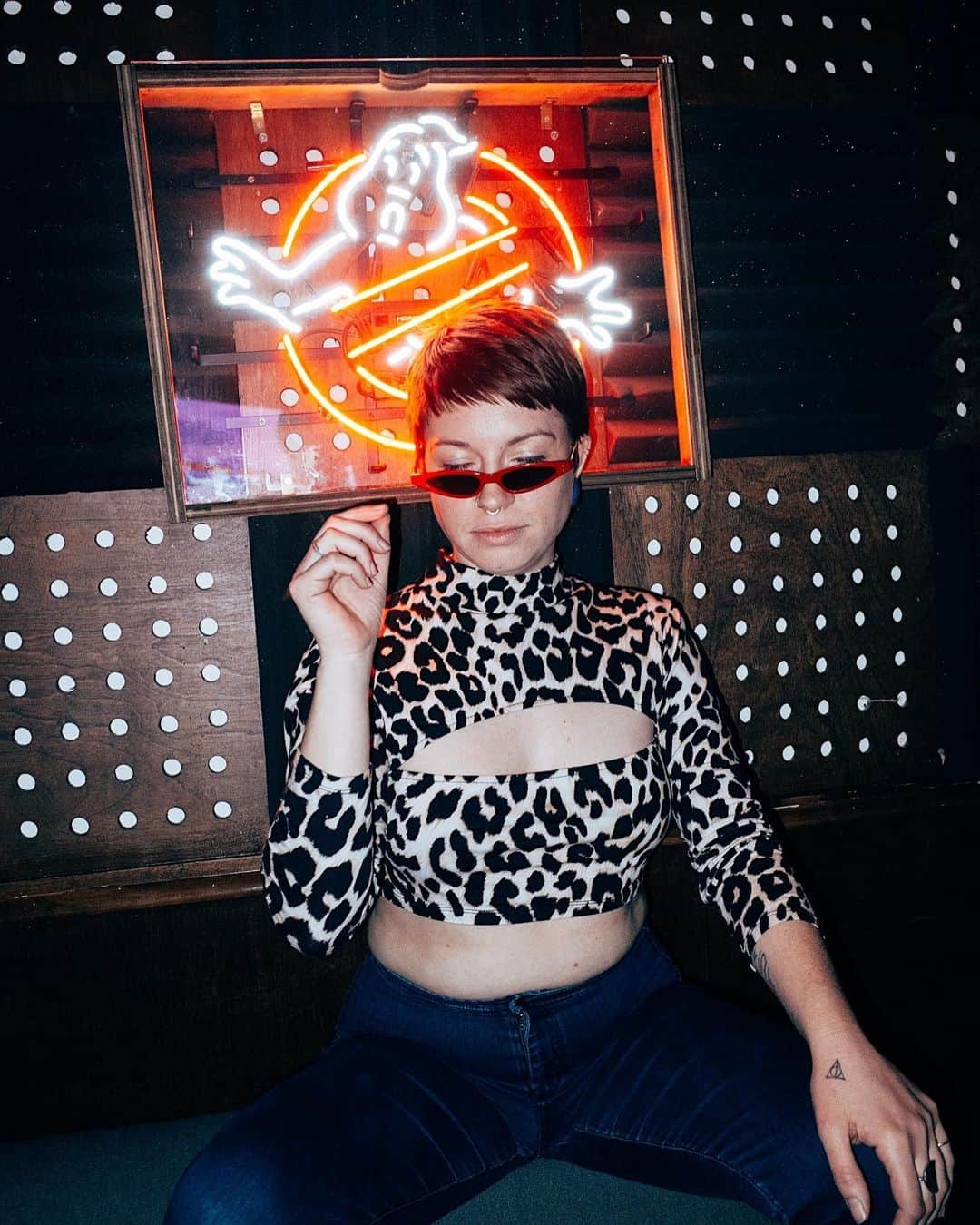 ローレン·ランドルフのインスタグラム：「Happy Birthday, @dirtydiana! Celebrating with you last year was one of the last fun things we did before this new-normal time - roller skating and then cramming in to a tiny karaoke room and singing in to a shared microphone with strangers. The year before that we were smushed up towards the front of the crowd at a Robyn concert! Whatever the year has in store, I’m thankful to have a weird, wild, wonderful friend like you in my life forever.」