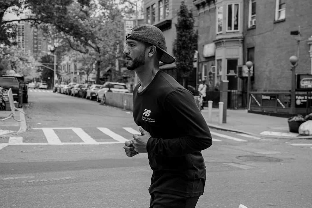 パブリックスクールのインスタグラム：「Lafayette Ave, Fort Greene, Brooklyn. Mile 8 of NYC Marathon route. One of the loudest and livest spots along the course. We’ll get back to it soon enough. All roads lead back to the streets.  #weneedleaders」