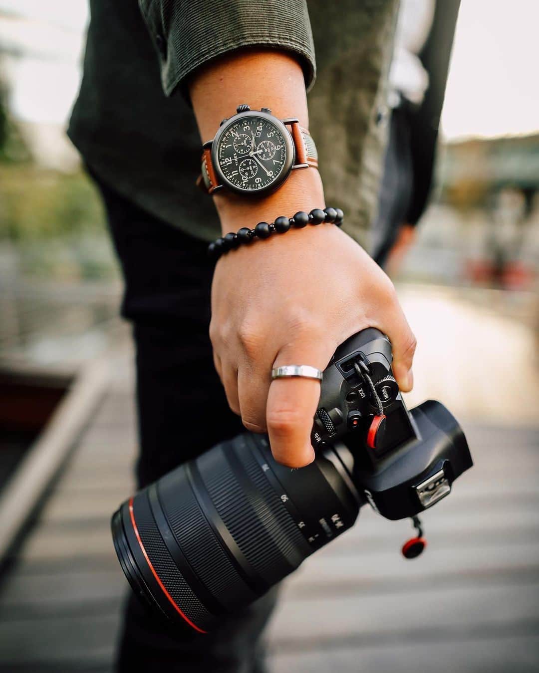タイメックスさんのインスタグラム写真 - (タイメックスInstagram)「A casual way to wear a #classic chronograph by @classyjorge.  📷: @classyjorge ⌚: Timex Standard Chronograph #timex #wedontstop #casual #chronograph #watch」2月27日 0時48分 - timex