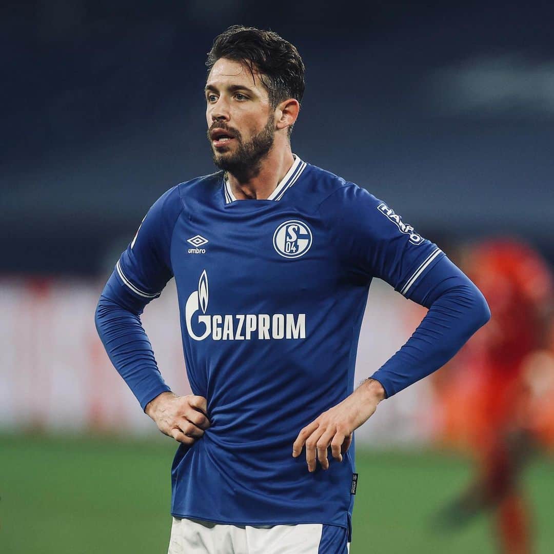 マルク・ウートのインスタグラム：「Kritik ist wichtig und damit müssen wir umgehen können. Aber jeder Hass Kommentar ist einer zu viel. Egal ob wir Fußballer ihn bekommen oder sonst jemand, der auf Social Media unterwegs ist. Hass hat auch im Netz nichts verloren. #UniteAgainstHate #GEmeinsam @s04」