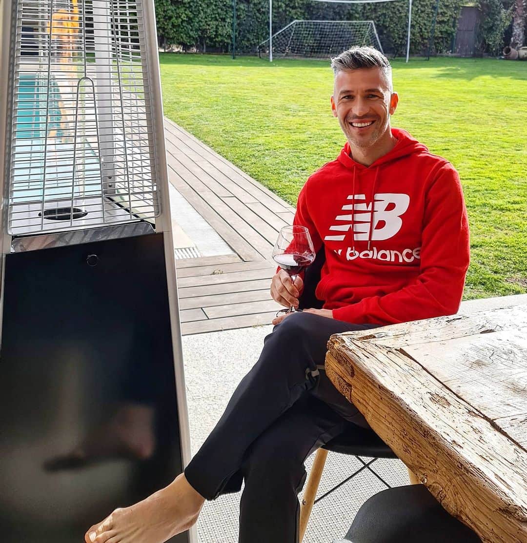 ルイス・ハビエル・ガルシア・サンスのインスタグラム：「That day of the week I love to wish you a great weekend !! Have fun, enjoy and be safe !! #Weekend #LuisGarcia #today」