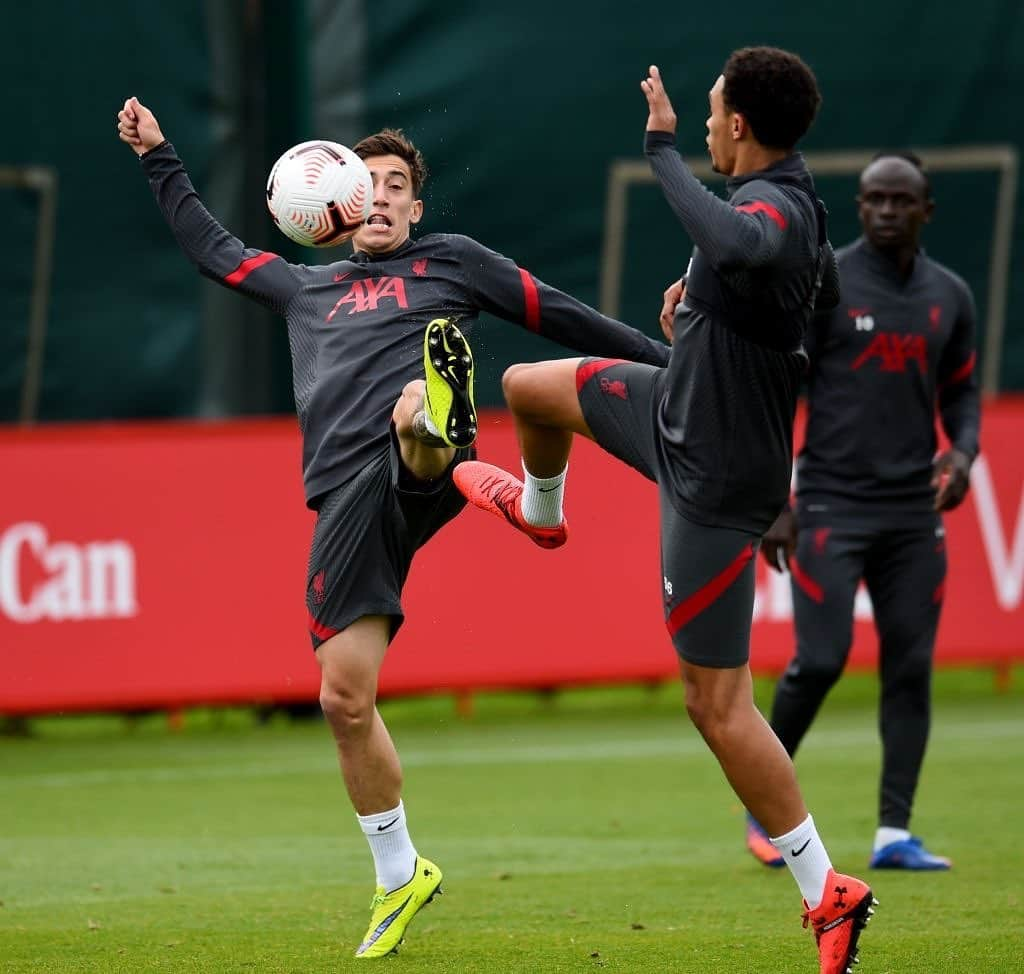 トレント・アレクサンダー＝アーノルドのインスタグラム：「Still one of my favourite ever Liverpool FC training photos (26-09-2020) 🔴📷: Andrew Powell for Liverpool FC🔴 @trentarnold66 🔴   Tags ignore: #trentarnold #TAA66 #team66 #trentalexanderarnold #team66 #trentalexander  #milner #hendo #gerrard #diogojota #liverpool #lfc #salah #mane #firmino #robertson #vandijk #keita  #chamberlain #aoc #thiago #matip #gomez  #tsimikas #football  #l4l #f4f #lfl #lovelfc」