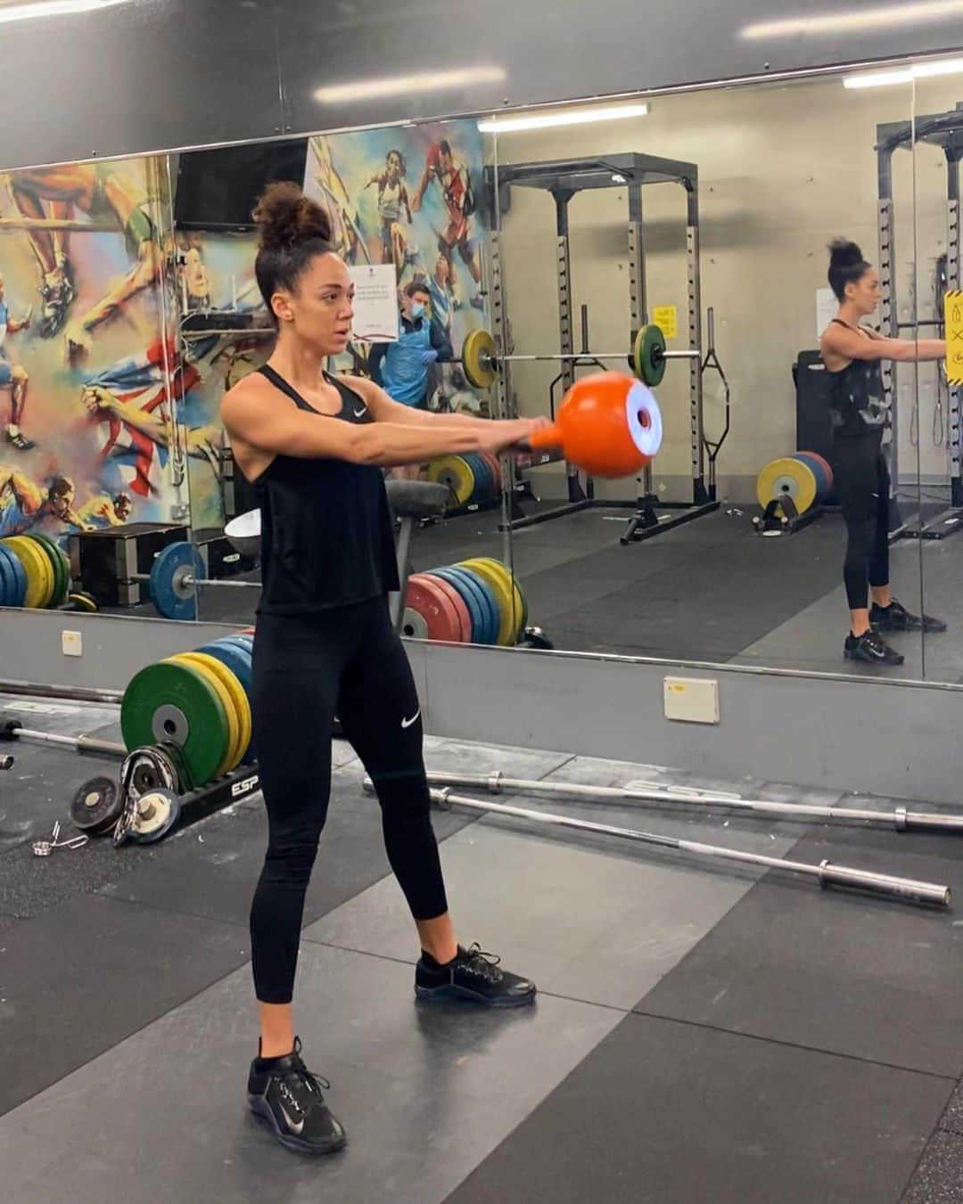 カタリーナ・ジョンソン・トンプソンのインスタグラム：「Happy with another big week in the bag ☺️🏋🏽‍♀️💫」