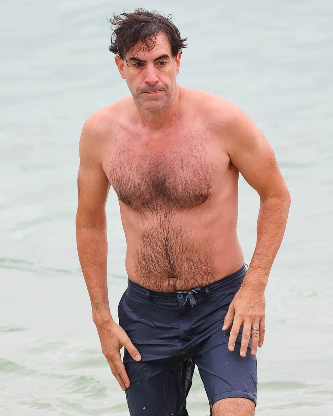 Just Jaredさんのインスタグラム写真 - (Just JaredInstagram)「Sacha Baron Cohen kicked off Golden Globes weekend in Australia by going for a swim at the beach. More photos on our site now! #SachaBaronCohen Photos: Backgrid」2月27日 11時21分 - justjared