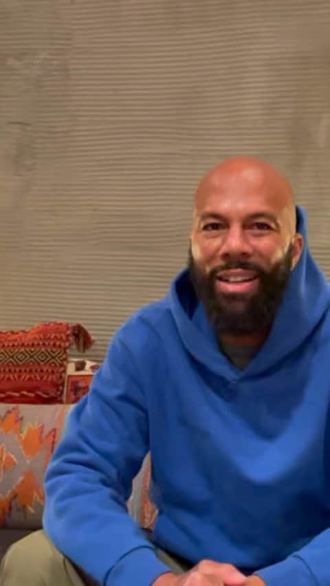 コモンのインスタグラム：「@erykahbadu you are one of the best to ever do it!  And when I say do “it”, I mean life.  On top of just being a great human being, your artistic contribution to the world is unmatched.  That’s why we are celebrating you on your birthday!  We will  party in person soon!  #Badu50」