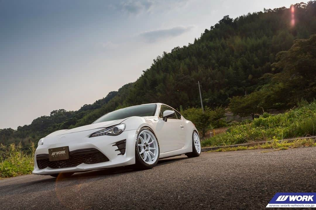 WORKさんのインスタグラム写真 - (WORKInstagram)「@todoroki2222 Toyota 86 on WORK Emotion ZR10 (modified hub with 5x114.3 P.C.D.) #artofwheel #workemotion #zr10 #toyota86」2月27日 12時00分 - workwheelsjapan