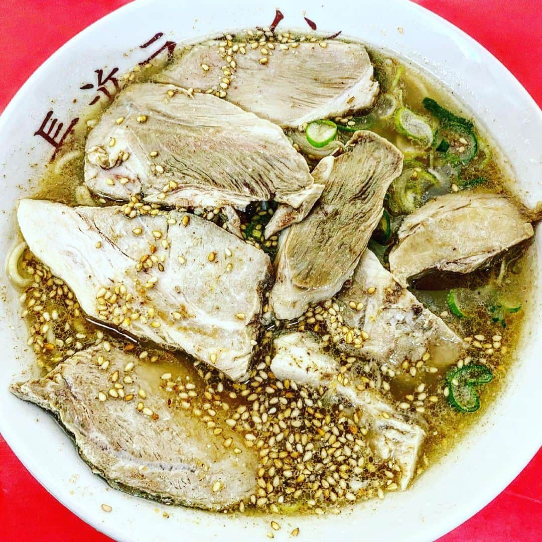 中華首藤さんのインスタグラム写真 - (中華首藤Instagram)「🍜🍜🍜  安定の豚骨( ´∀｀) #新しいおおいた #大分市 #大分ローカル #大分グルメ #大分ランチ巡り  #麺すたぐらむ  #大分市弁天 #名代長浜ラーメン #昼だけの営業  #豚骨ラーメン好き  #チャーシューメン  #680円は安い  #チャーシュー多い  #人気 #また行きたい  #ラーメン好きな人とつながりたい   #大分県 #熊本県 #ローカルタレント #中九州タレント #中華首藤」2月27日 12時00分 - chuuka_shutou