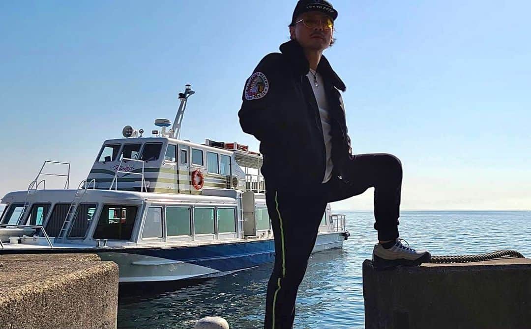 SPICY CHOCOLATEのインスタグラム：「✴︎ 一級船舶免許を取得して  キャプテン カツユキに  成りました🚣‍♂️  夢乗せて  海へ羽ばたけ!  #寿 #船舶　 #230 #sailon #captain」