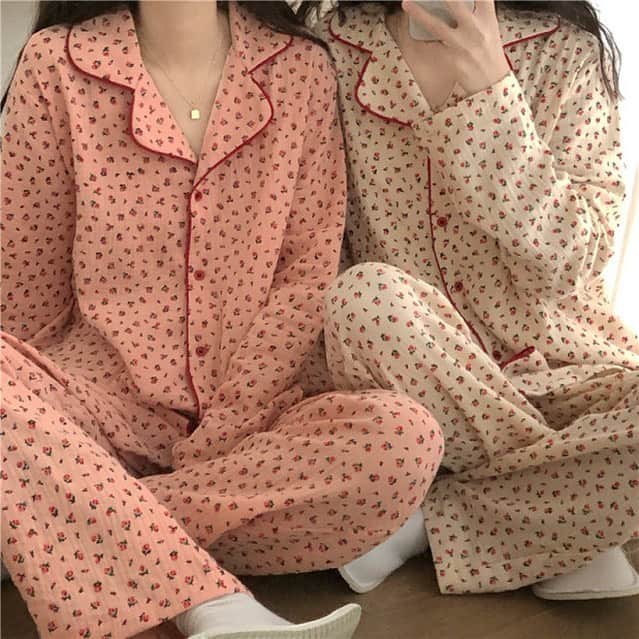 THE PINK CLOSETのインスタグラム：「小花柄ルームウェアpk0550  ¥ 7,600  おうち時間可愛く❤︎ 小花柄ルームウェアです♪  color pink / ivory」