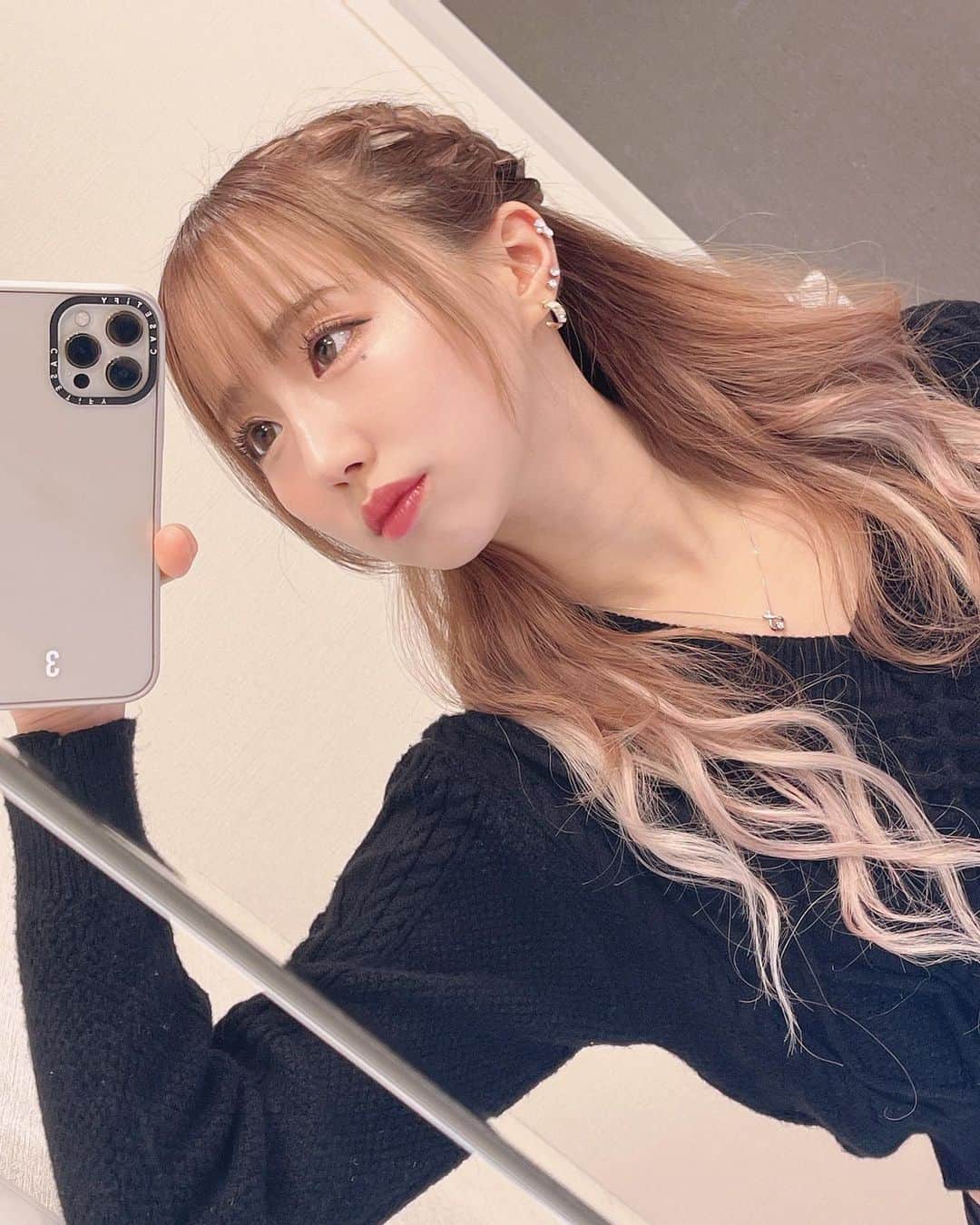 川谷花音のインスタグラム：「やっほー 収録してきた〜 大泣きしたから化粧ボロボロ😢」