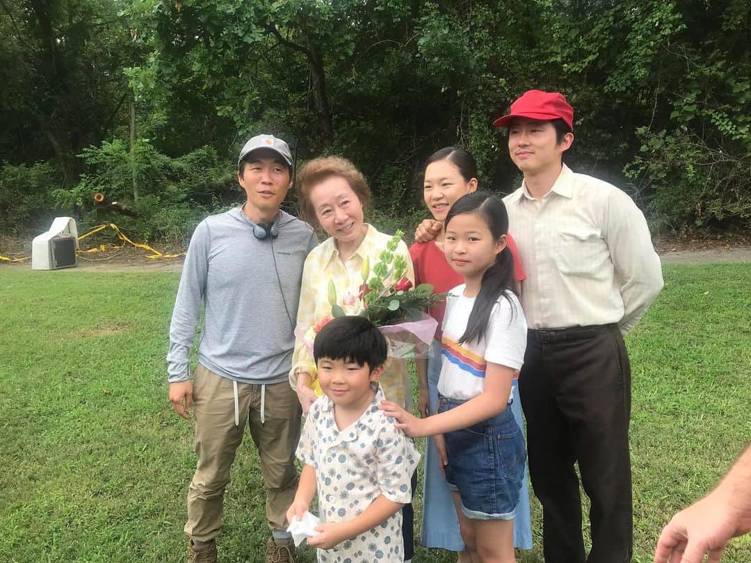 スティーヴン・ユァンのインスタグラム：「Today is the wide release of @minarimovie. This is a story about a family and our shared humanity. Hope the feelings that went into making it connect with you. I am blessed to have worked with these humans.」