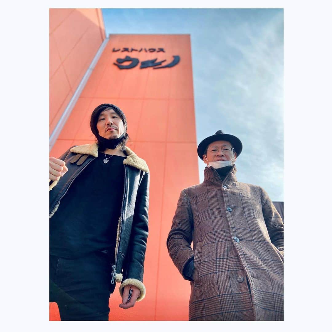 のインスタグラム：「池田高校野球部も御用達のレストハウス"ウエノ"にて腹ごしらえの武藤ウエノ。本日2/27は高松DELTA MARKET。明日2/28は岡山JAPAN BLUE DENIM児島製織所。  #武藤昭平withウエノコウジ #阿波池田」