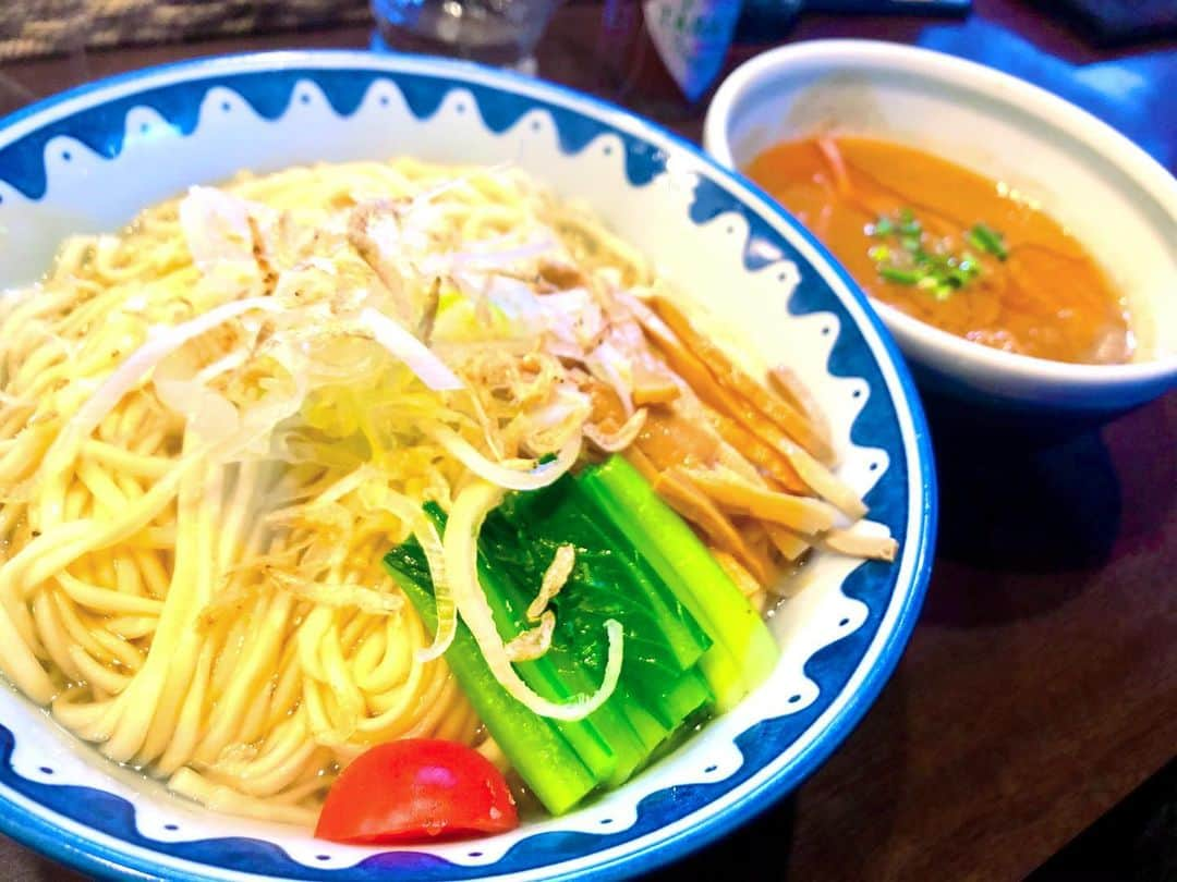 吉田早織さんのインスタグラム写真 - (吉田早織Instagram)「ガンコンヌードル 駒込 ガンコンえびつけ麺🦐  えびの香りが強くて、鶏ガラの味もしっかりしていて美味しい🤤 麺は太め🍜  2枚目は辛シビ温玉丼🥰 そんなに辛くないけどピリッとスパイスがきいた一品👏  #駒込#駒込ラーメン #駒込グルメ  #グルメ#グルメ好きな人と繋がりたい #グルメスタグラム #グルメ女子 #ランチ#リール#ダイエット#食べるの好きな人と繋がりたい#ラーメン好きな人と繋がりたい #ラーメン部 #ラーメンインスタグラマー#インフルエンサー #山手線」2月27日 12時28分 - saoriyoshida034