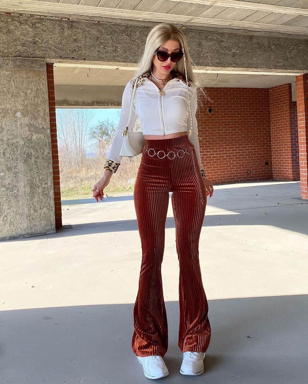 SHEINのインスタグラム：「Make the world your runway 🌍  @endzel_  Shop Item #: 1860579, 1654743  #SHEINgals #SHEINstyle #SHEINSS21 #chic」