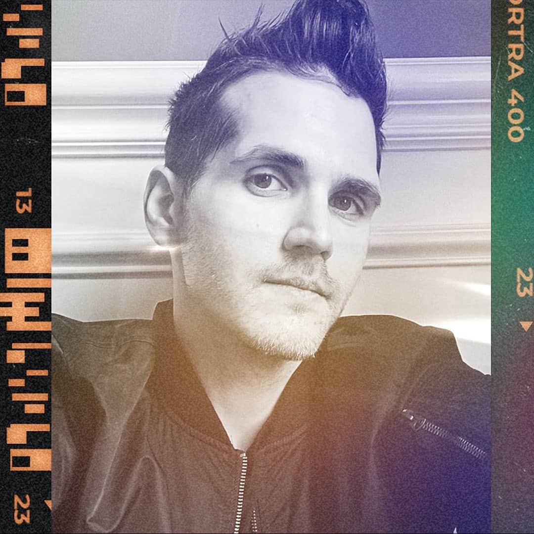 Kerrang!さんのインスタグラム写真 - (Kerrang!Instagram)「“Don’t be so preoccupied with yesterday and tomorrow, because there’s a whole today that you’re gonna miss.” Mikey Way opens up about the importance of staying present, his ambitious new album-and-graphic-novel project with Electric Century, and working with My Chemical Romance bandmate Ray Toro again 🙌 Read it now at the link in bio 🔗  ⠀⠀⠀⠀⠀⠀⠀⠀⠀ @mikeyway @electriccentury #kerrang #kerrangmagazine #mikeyway #electriccentury #mychemicalromance #raytoro #rock #altrock #alternativerock」2月27日 3時46分 - kerrangmagazine_