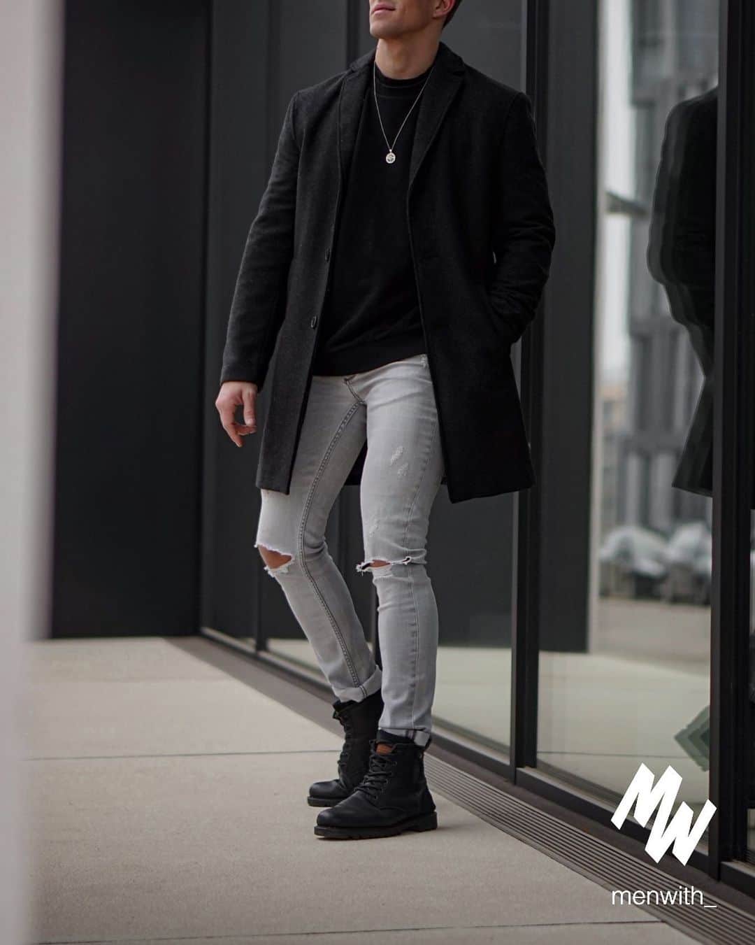 Men Withのインスタグラム：「Very nice photo of our dear friend @whoismarkuss 👌🏽 #menwithstreetstyle」