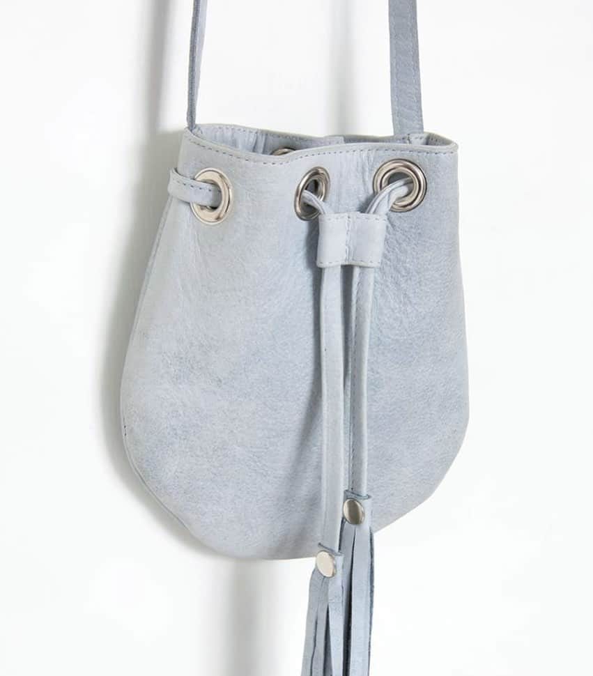 jjウィンタースのインスタグラム：「The Sadie Crossbody via @southmoonunder [and she comes in more colors too]✨」