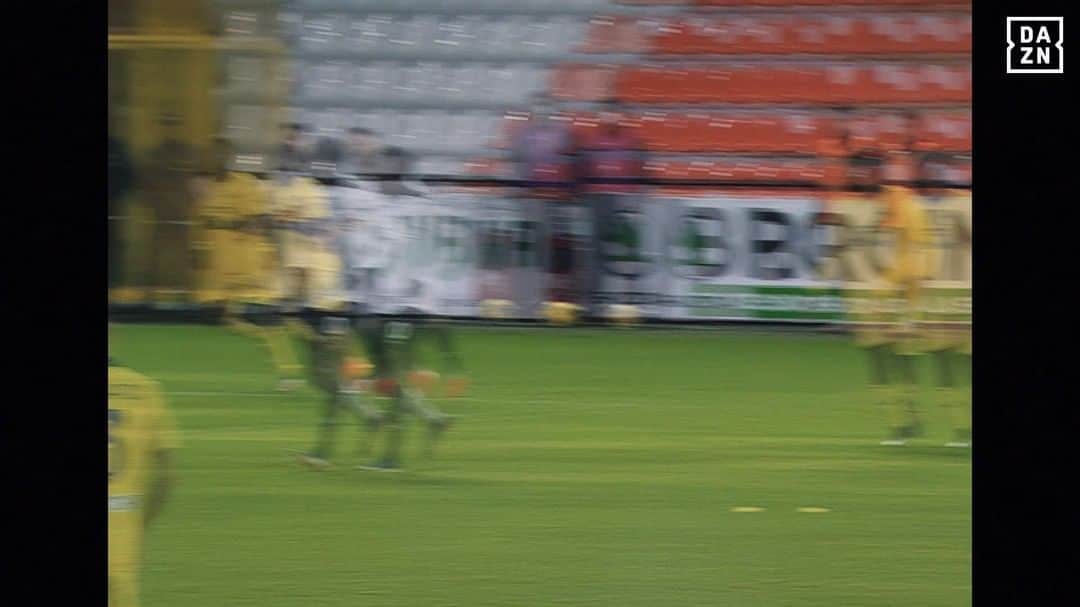 エラス・ヴェローナFCのインスタグラム：「Un gol e un assist stupendi, spiegati da chi li ha fatti. E molto altro ⚡️  È già online la nuova puntata di #MySkills con @mattiazaccagni20_, solo sula app @dazn_it 💛💙  #DaiVerona」