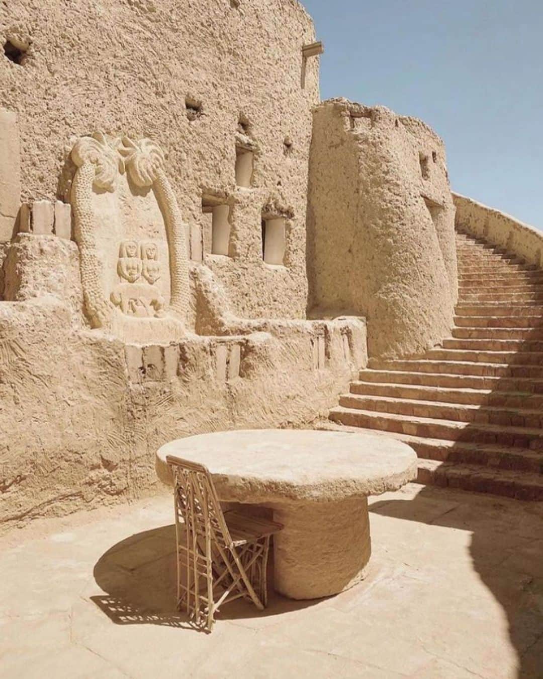 メドモアゼルのインスタグラム：「Walk like an Egyptian 🌞  Mesdemoisellesparis.com Spring/Summer21」