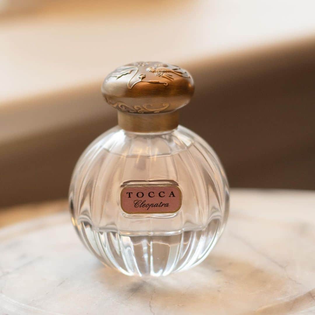 のインスタグラム：「Our friend Danica chose our boldest fragrance, Cleopatra, as her travel scent 💓  Which #TOCCAgirl is your go-to travel companion? ⁠⁠ ⁠⁠ ⁠⁠ @nica.lina @sephora⁠⁠ ⁠⁠ ⁠⁠ ⁠⁠ ⁠⁠ ⁠⁠ #tocca #scents #eaudeparfum #fragranceoftheday #scentoftheday #stayfresh #perfume #fragrance #luxury #musthave #treatyoself #treatyourself #luxurylife #beauty #parfum #perfumeoftheday #nicheperfume #instalove #giftguide #giftsforher」