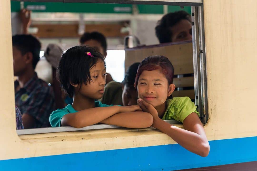 Michael Yamashitaさんのインスタグラム写真 - (Michael YamashitaInstagram)「Myanmar on my mind: Remembering some of the beautiful faces I encountered on the train to Mandalay, I can only hope that the uncertainty that has descended over the country since the military seized control of the government on February 1 will soon be replaced with a return to democracy. Massive demonstrations and strikes have been taking place across Myanmar since ten years of free elections came to an end this month.  #myanmar #mandalay #traintomandalay」2月27日 4時19分 - yamashitaphoto