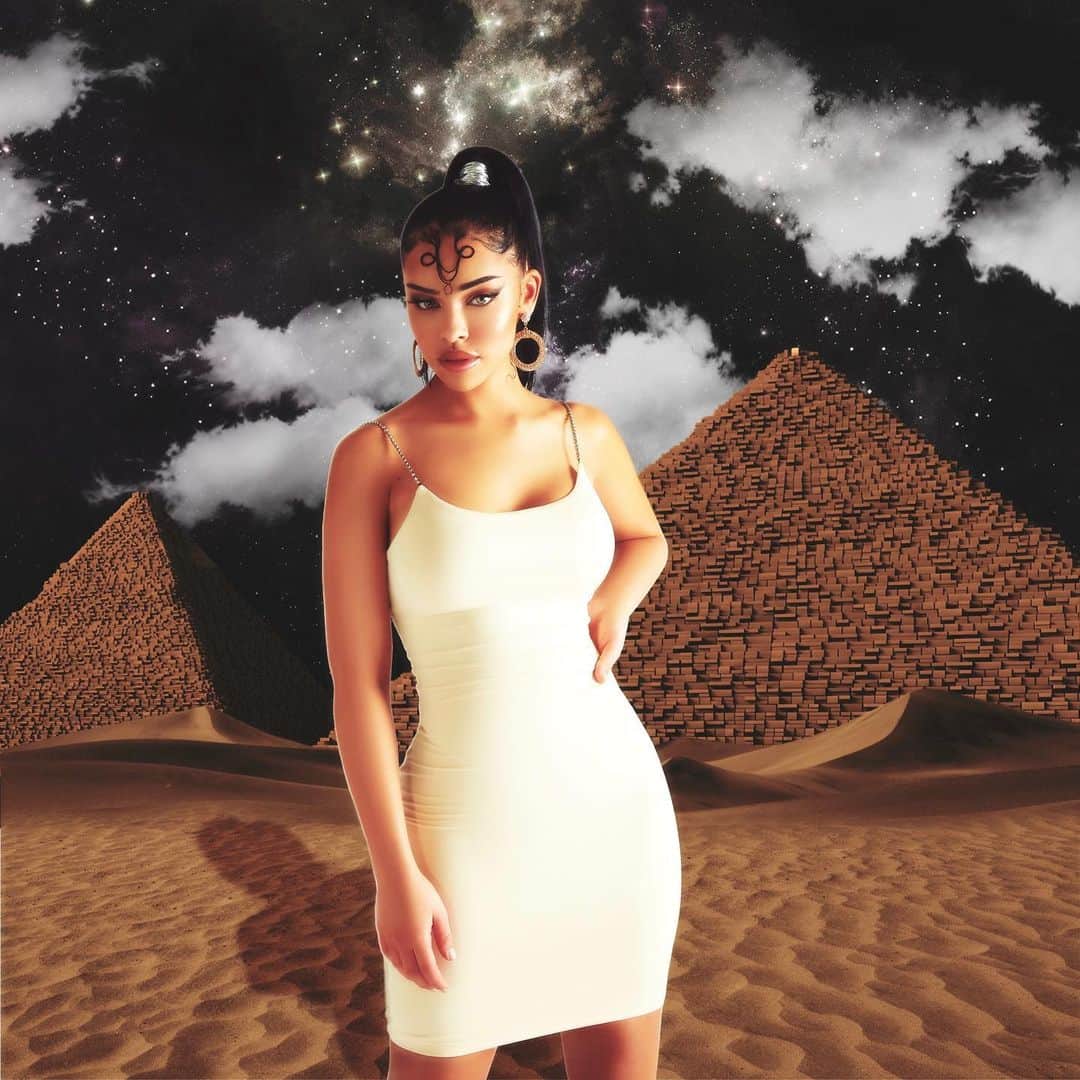 NISRINA SBIAのインスタグラム：「Ascending || Directed by me 🐪 @ufo.world」