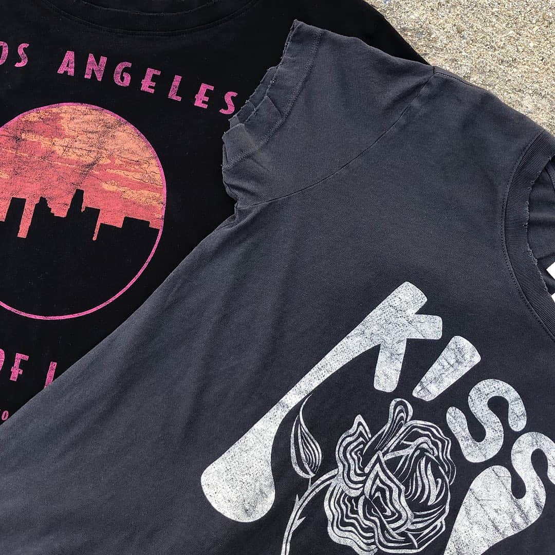 カレントエリオットのインスタグラム：「a little vintage, very graphic / tap the link in our bio to shop your new favorite tees」