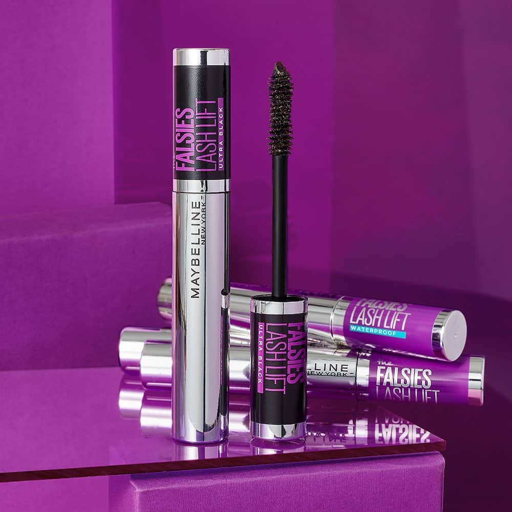 Maybelline New Yorkさんのインスタグラム写真 - (Maybelline New YorkInstagram)「Raise your hand if you love #falsieslashlift! 💜Our new ‘ultra black’ shade is extra pigmented, grabbing lashes from the root for  dramatic volume. Have you tried it?」2月27日 4時32分 - maybelline